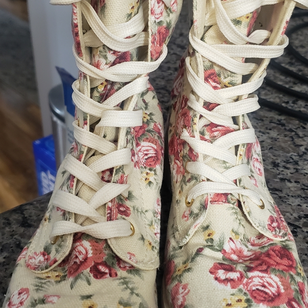 FLORAL boots from Rue 21. In style of Doc Martin's.